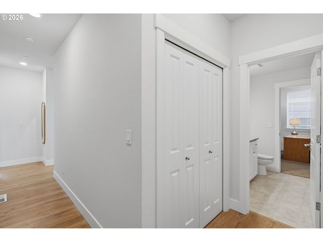 16682 Sw SUNSHINE COAST St, Portland, OR 97224
