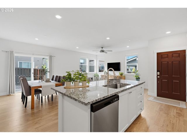 16682 Sw SUNSHINE COAST St, Portland, OR 97224