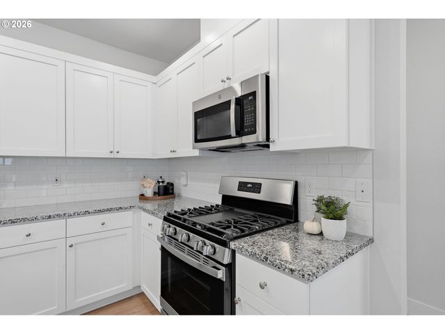 16682 Sw SUNSHINE COAST St, Portland, OR 97224