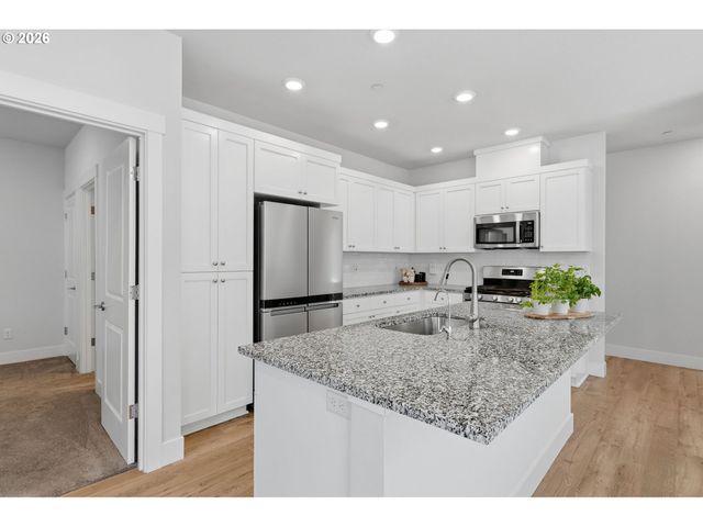 16682 Sw SUNSHINE COAST St, Portland, OR 97224