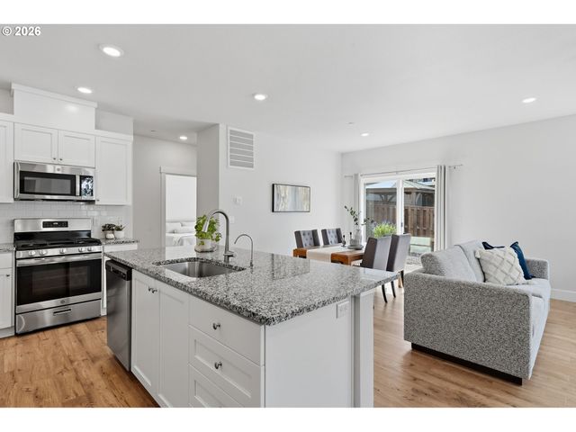 16682 Sw SUNSHINE COAST St, Portland, OR 97224