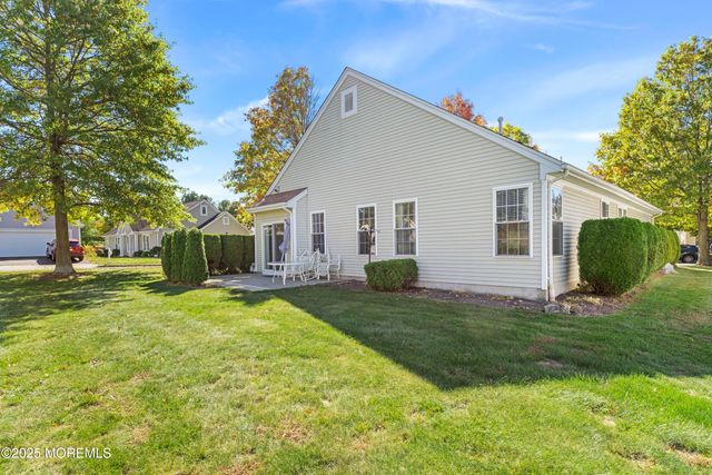 2 Stafford Lane, White, NJ 07823