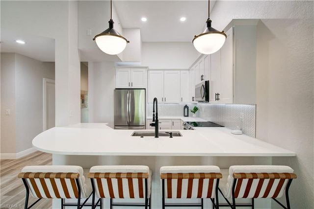 7741 Pebble Creek CIR 302, Naples, FL 34108