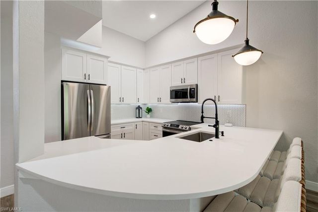 7741 Pebble Creek CIR 302, Naples, FL 34108