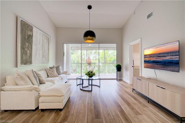 7741 Pebble Creek CIR 302, Naples, FL 34108