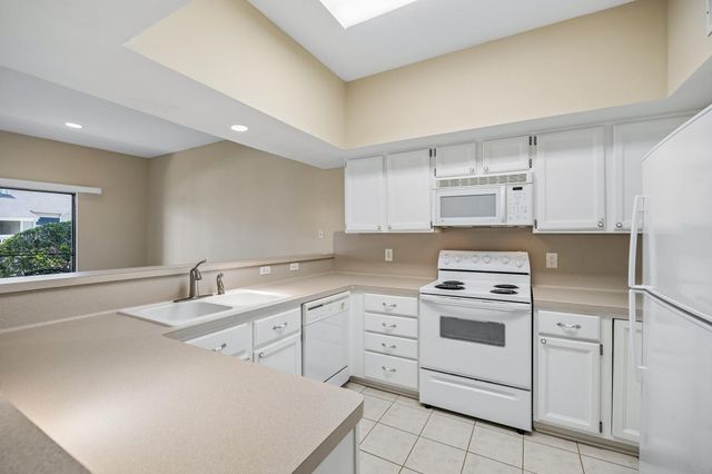 129 April Point Drive S, Montgomery, TX 77356