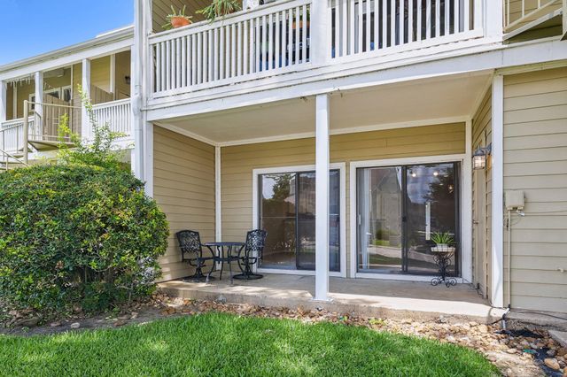 129 April Point Drive S, Montgomery, TX 77356