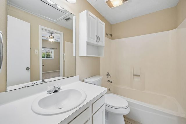 129 April Point Drive S, Montgomery, TX 77356