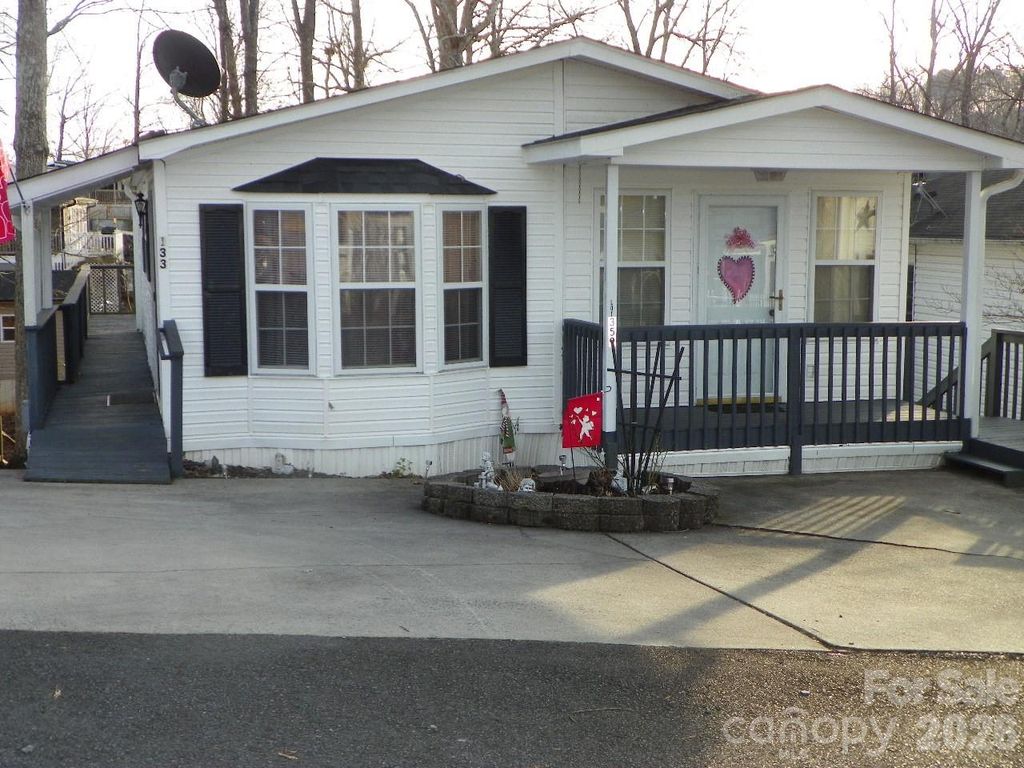 133 Pier Avenue, New London, NC 28127