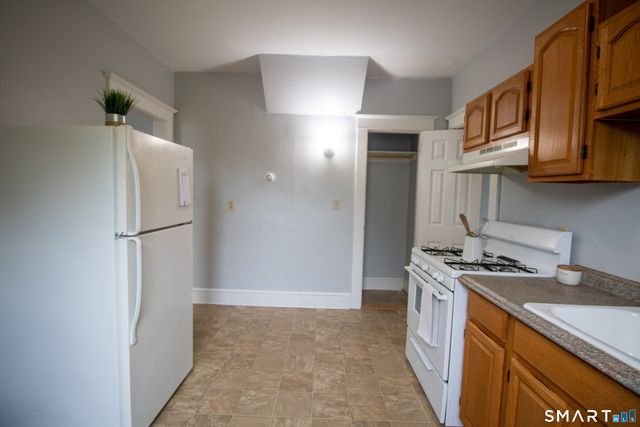 88 Riverview Avenue, New London, CT 06320