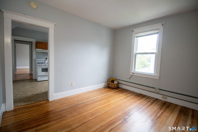 88 Riverview Avenue, New London, CT 06320