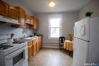 88 Riverview Avenue, New London, CT 06320