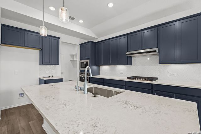 6915 Comanche Cave, San Antonio, TX 78233