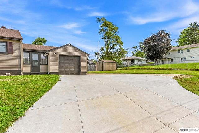 6424 Fowler Avenue, Omaha, NE 68104