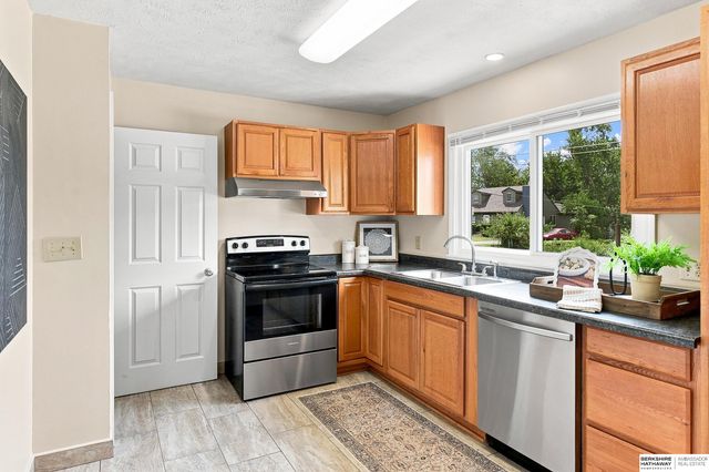 6424 Fowler Avenue, Omaha, NE 68104