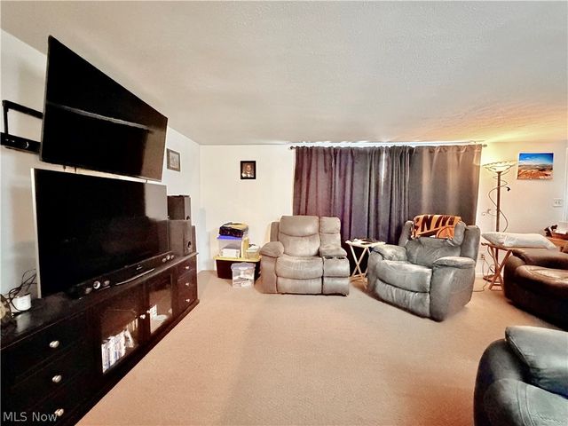 805 4th Street, Belpre, OH 45714