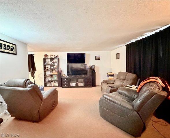 805 4th Street, Belpre, OH 45714