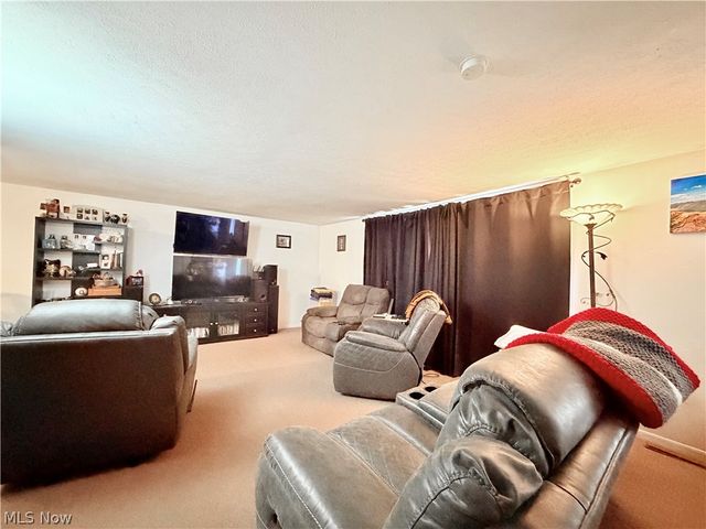 805 4th Street, Belpre, OH 45714