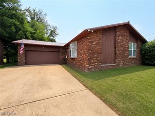 805 4th Street, Belpre, OH 45714