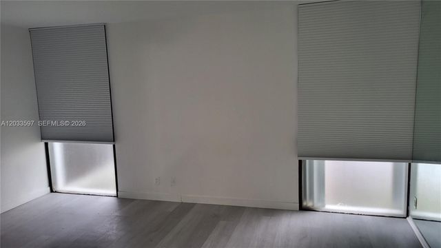 3401 N Country Club Drive 211, Aventura, FL 33180
