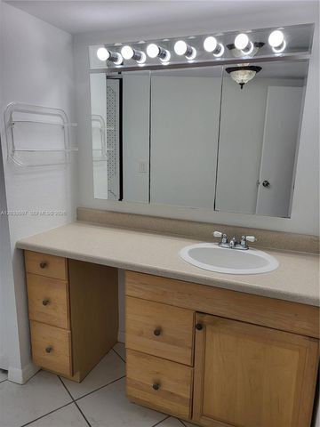 3401 N Country Club Drive 211, Aventura, FL 33180