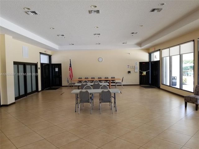 3401 N Country Club Drive 211, Aventura, FL 33180