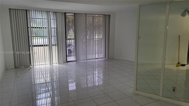 3401 N Country Club Drive 211, Aventura, FL 33180