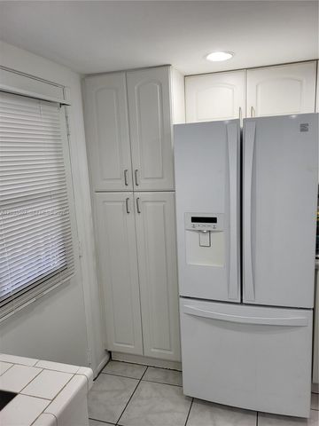 3401 N Country Club Drive 211, Aventura, FL 33180