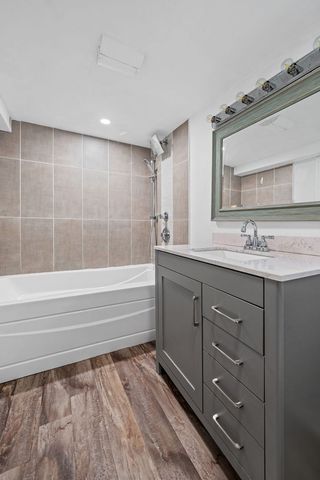 4953 N Meade Avenue, Chicago, IL 60630