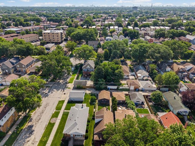 4953 N Meade Avenue, Chicago, IL 60630