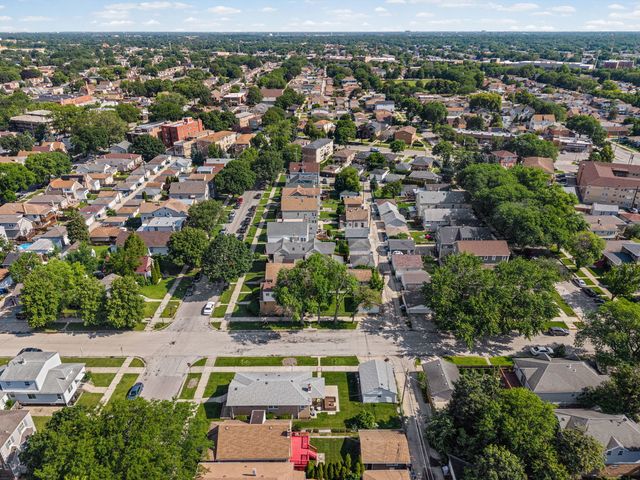 4953 N Meade Avenue, Chicago, IL 60630