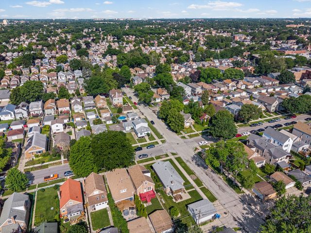 4953 N Meade Avenue, Chicago, IL 60630