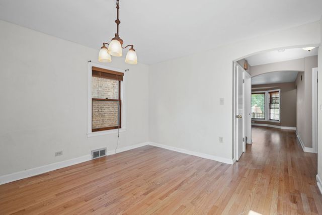 4953 N Meade Avenue, Chicago, IL 60630
