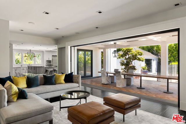 908 N Rexford Drive, Beverly Hills, CA 90210