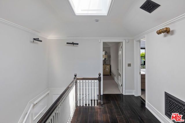 908 N Rexford Drive, Beverly Hills, CA 90210
