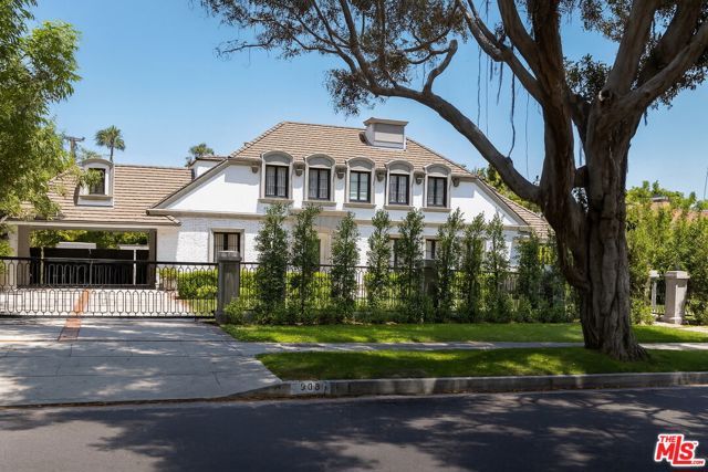 908 N Rexford Drive, Beverly Hills, CA 90210