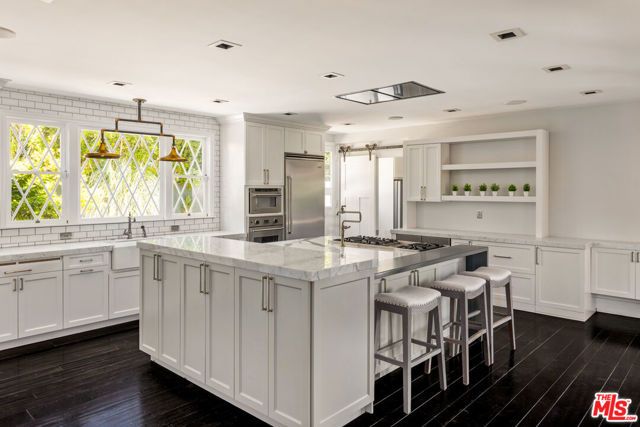908 N Rexford Drive, Beverly Hills, CA 90210