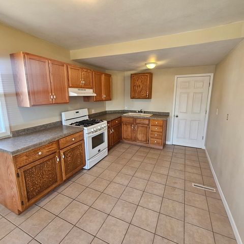 4123 KENNETT Avenue, Rockford, IL 61101