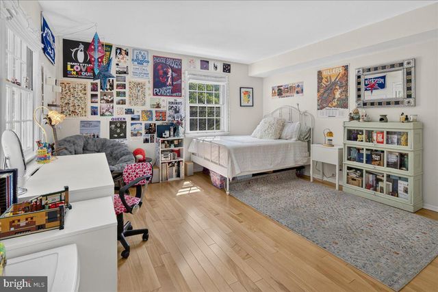8 TURNER CT, Princeton, NJ 08540
