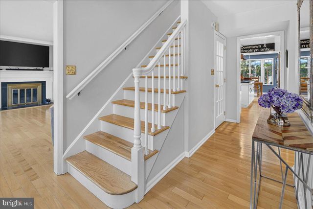 8 TURNER CT, Princeton, NJ 08540