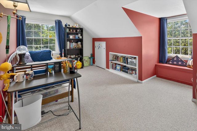 8 TURNER CT, Princeton, NJ 08540