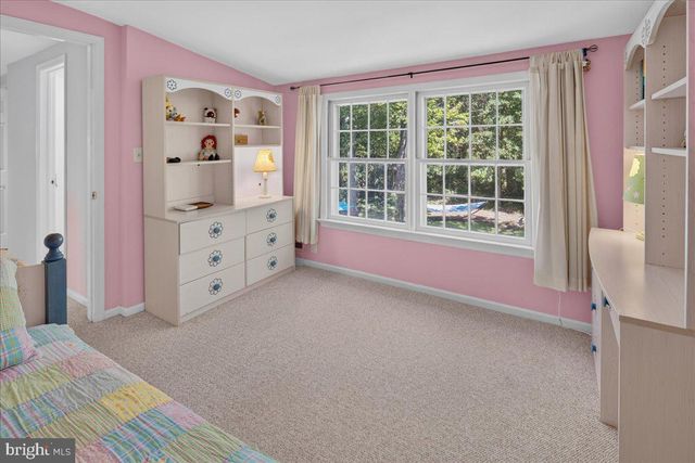 8 TURNER CT, Princeton, NJ 08540