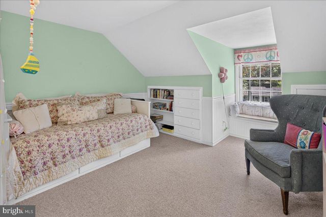 8 TURNER CT, Princeton, NJ 08540