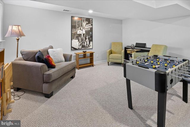 8 TURNER CT, Princeton, NJ 08540