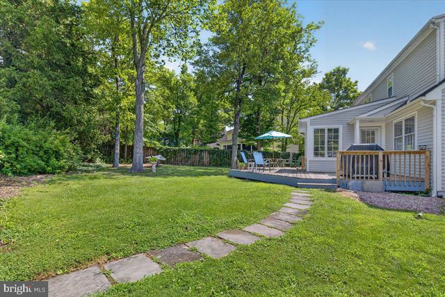 8 TURNER CT, Princeton, NJ 08540