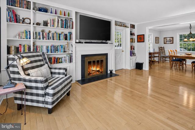8 TURNER CT, Princeton, NJ 08540