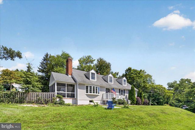 8 TURNER CT, Princeton, NJ 08540