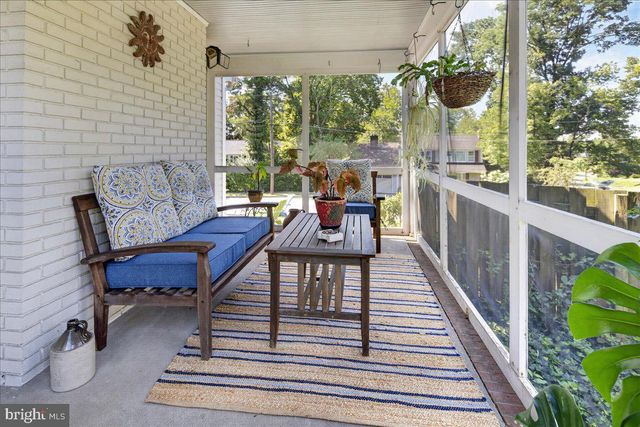 8 TURNER CT, Princeton, NJ 08540