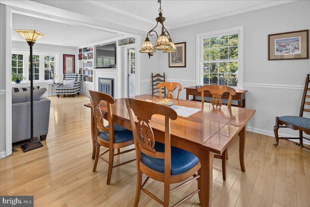 8 TURNER CT, Princeton, NJ 08540