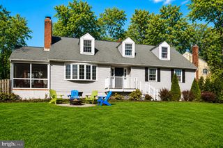 8 TURNER CT, Princeton, NJ 08540